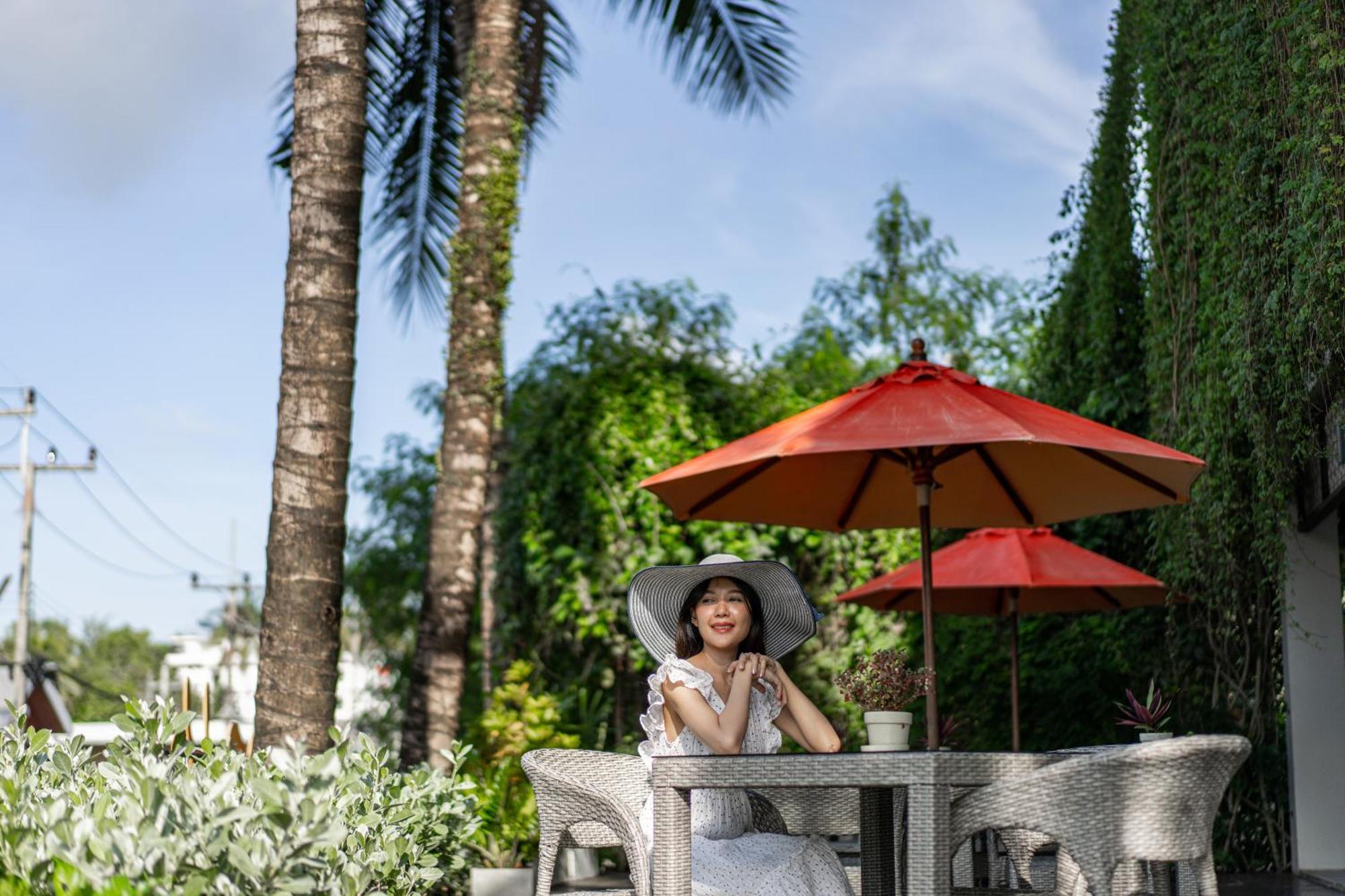 Proud Phuket Hotel, Naiyang Beach Dış mekan fotoğraf